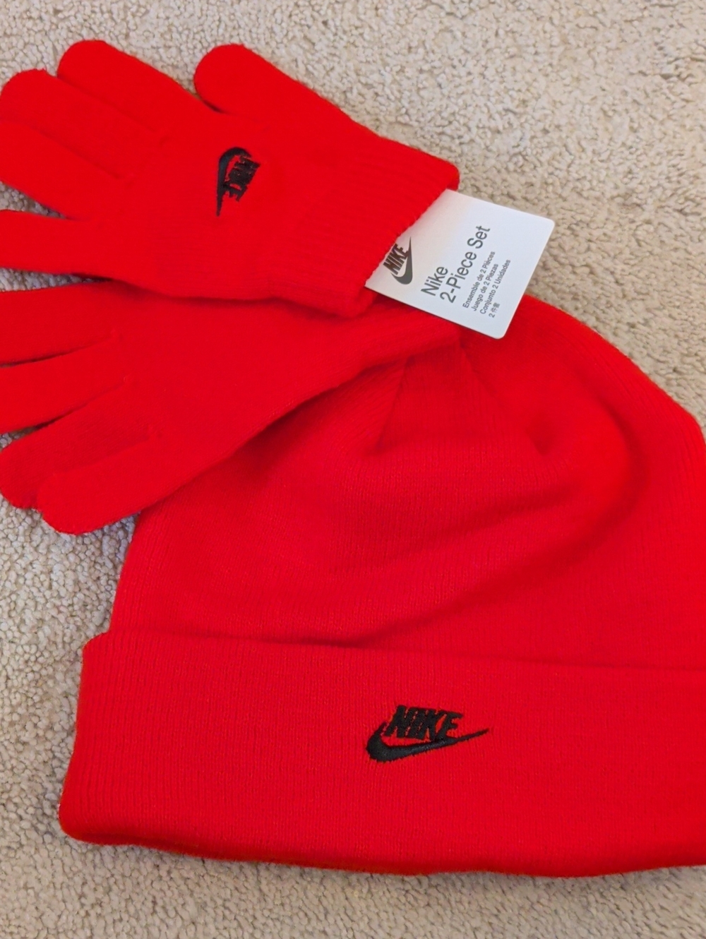 Kids Nike Beanie & gloves